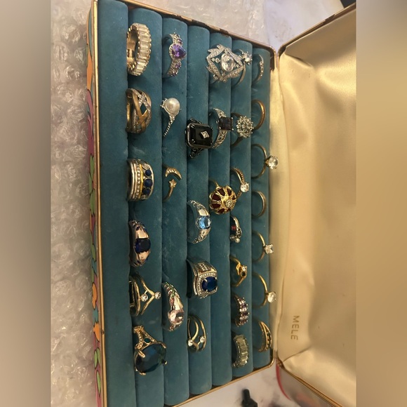 RARE Mele Ring Holder with 31 Costume Rings - Picture 12 of 13